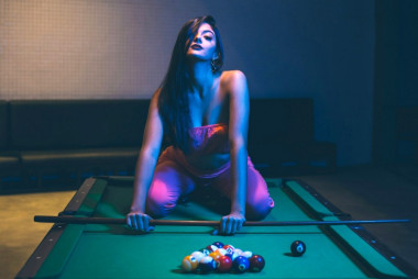 Domino Dancing (I)